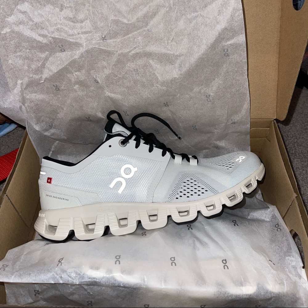 On Cloud X sneakers